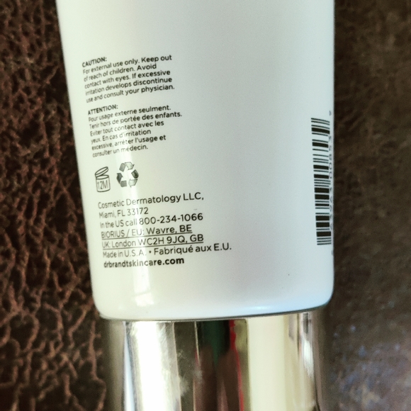 Dr Brandt Facial Cleanser - Picture 6 of 7
